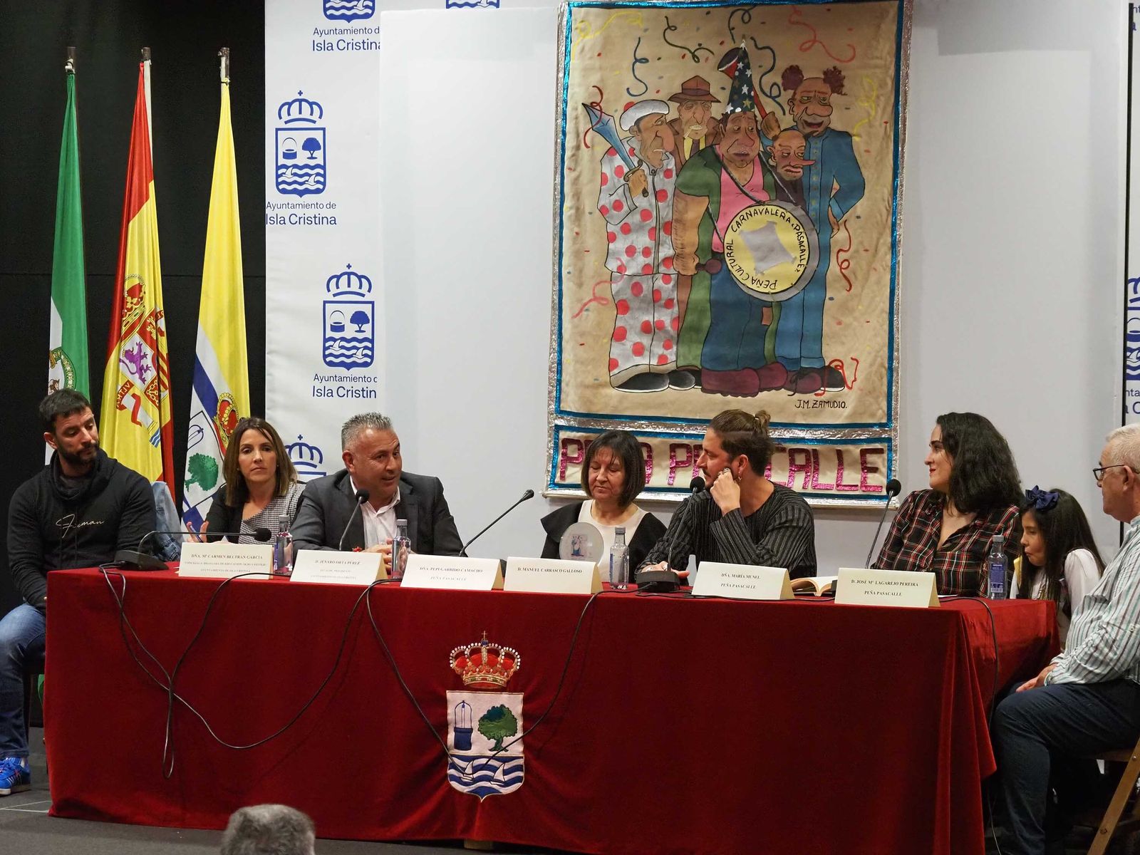 Manuel Carrasco regresa a su Isla Cristina para recibir el Galardón de la Peña Pasacalles, en imágenes