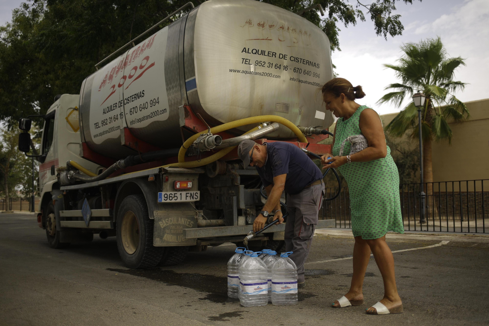 Reparto de agua realizado en Fuente de Piedra con camiones en 2017.