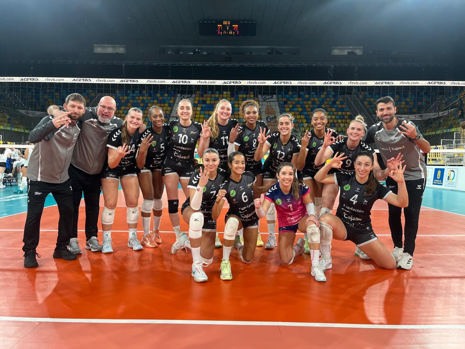 El Fundación Cajasol Andalucía celebra su nuevo triunfo en Canarias.