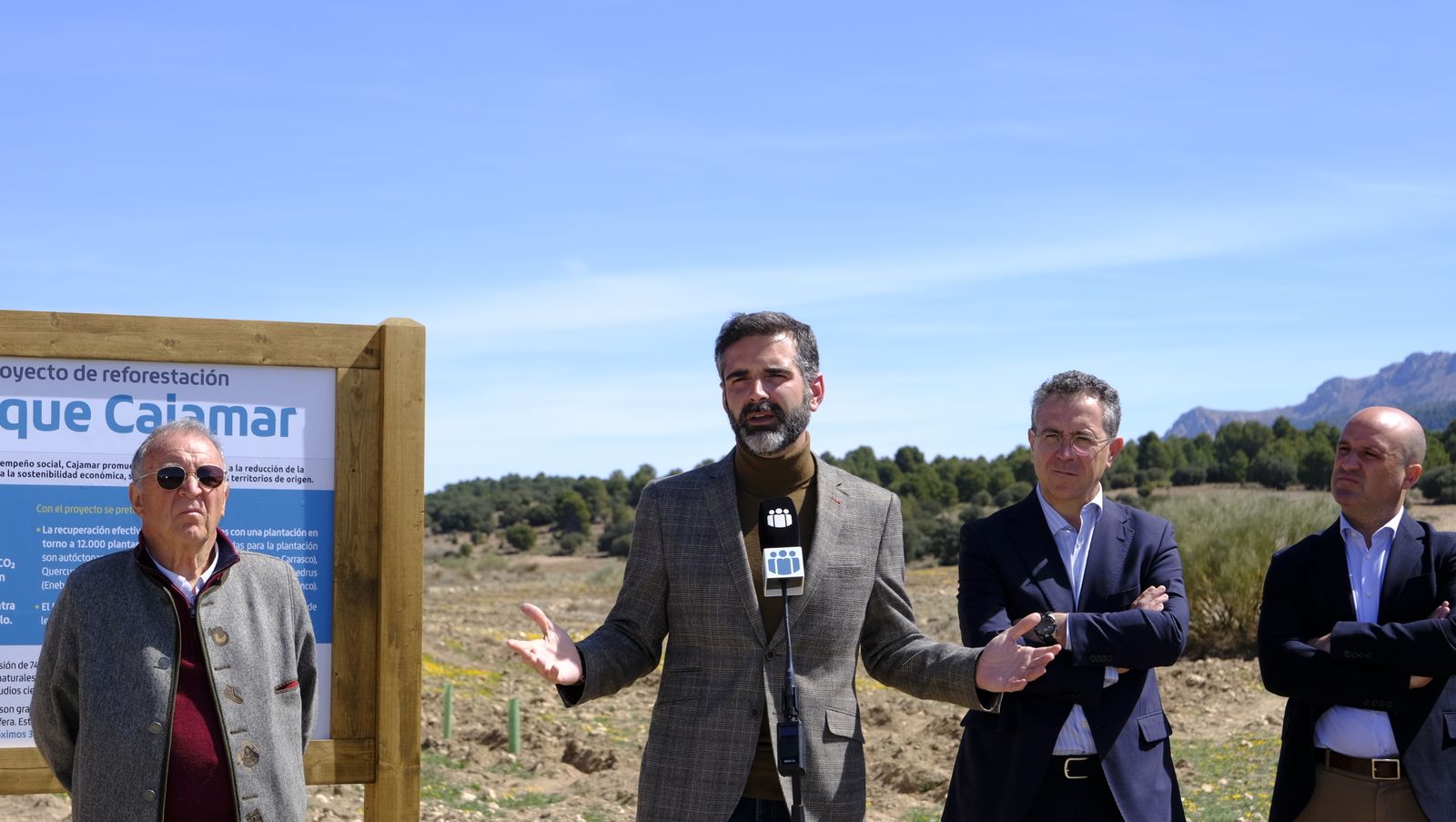 Cajamar pone 'la primera planta' para la reforestación de Sierra María-Los Vélez