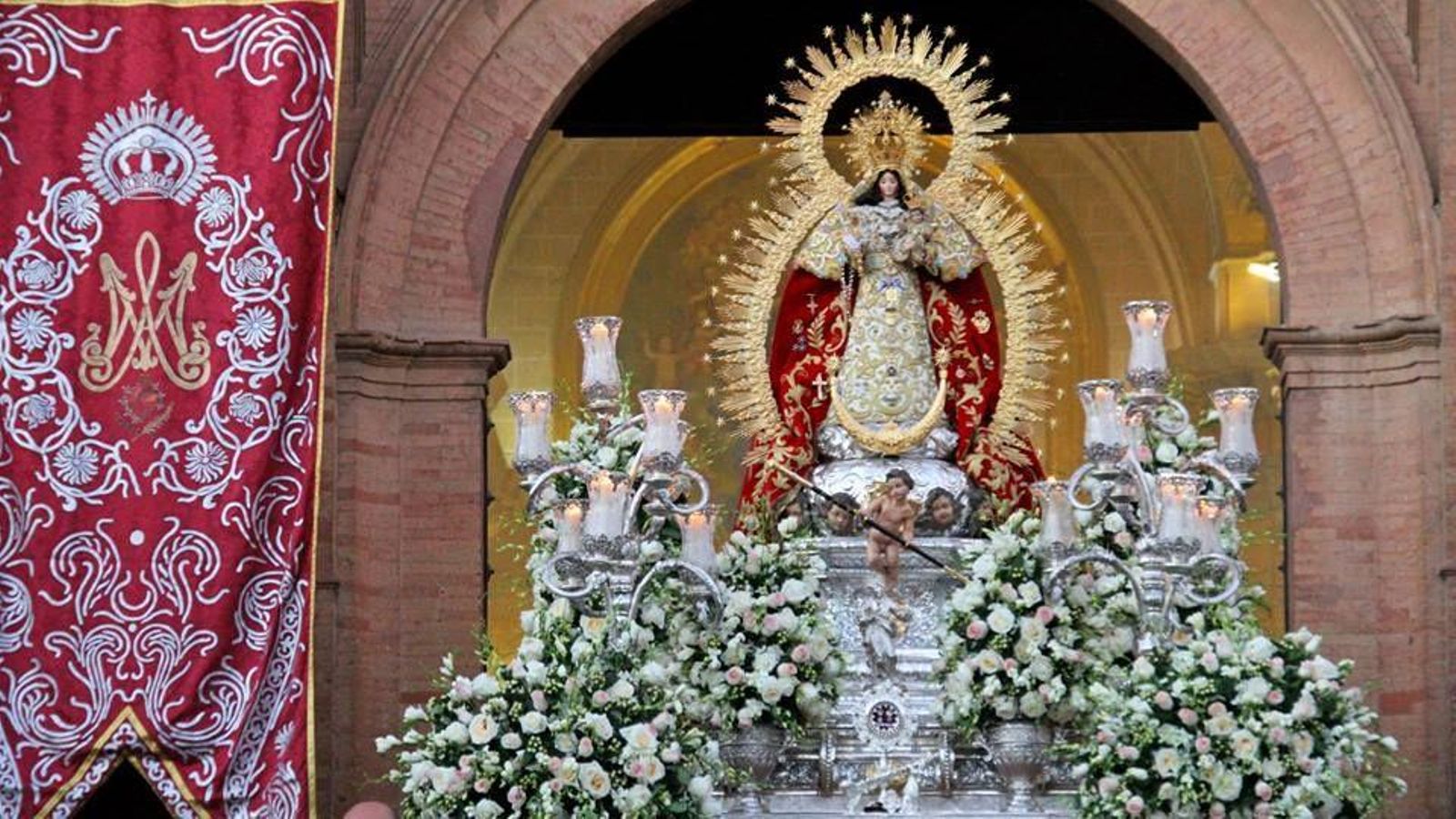 Salida procesional de la Virgen de Montemayor