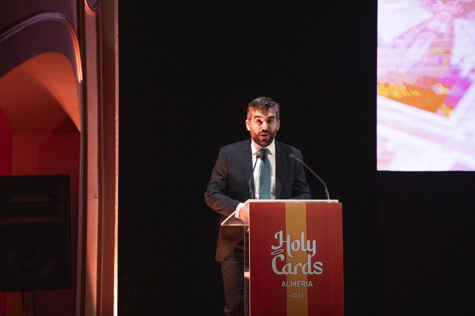 Imágenes de la presentación de las Holy Cards