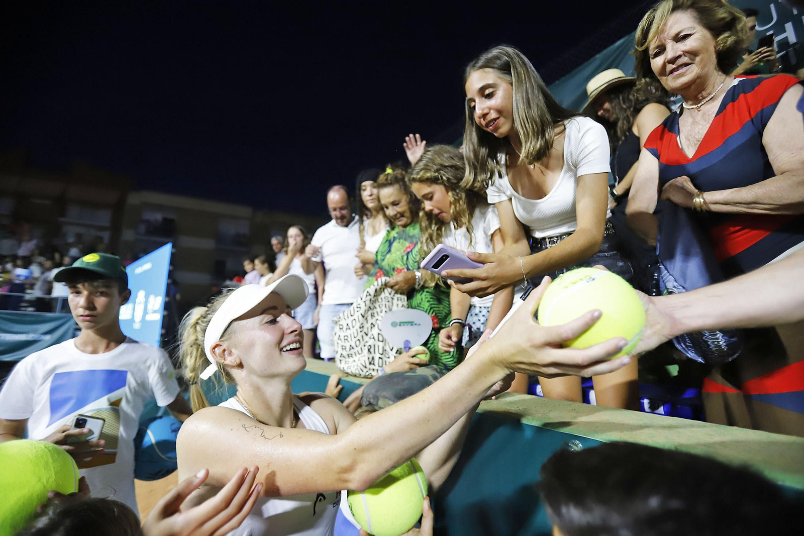 Imágenes del ambiente en la final femenina de la Copa del Rey de tenis de Huelva