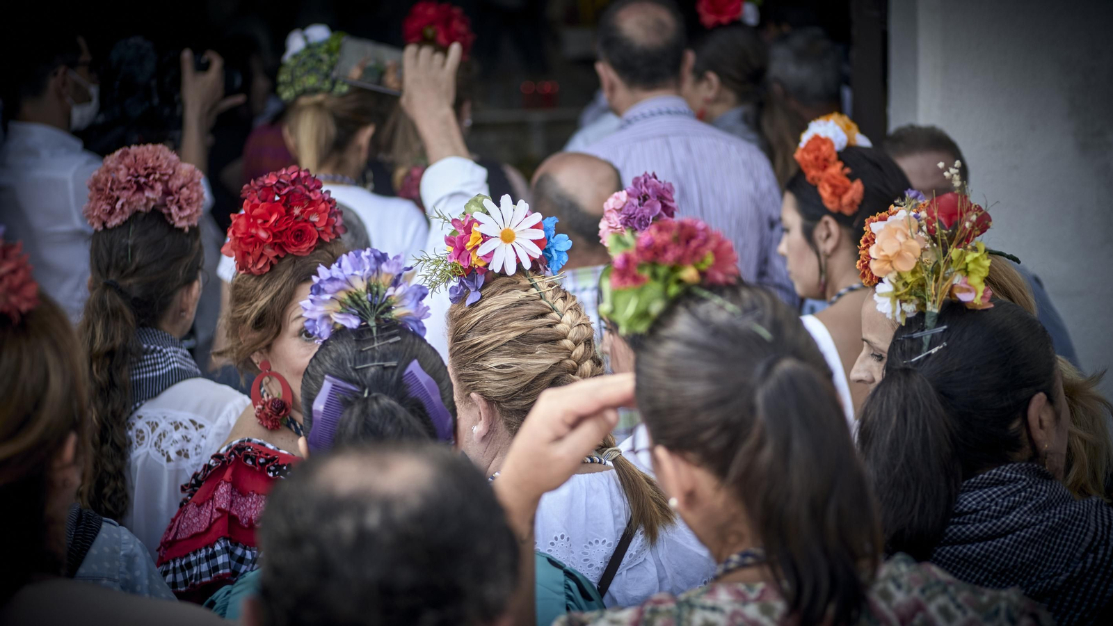 El embarque de las hermandes rocieras de Cádiz en Bajo de Guía