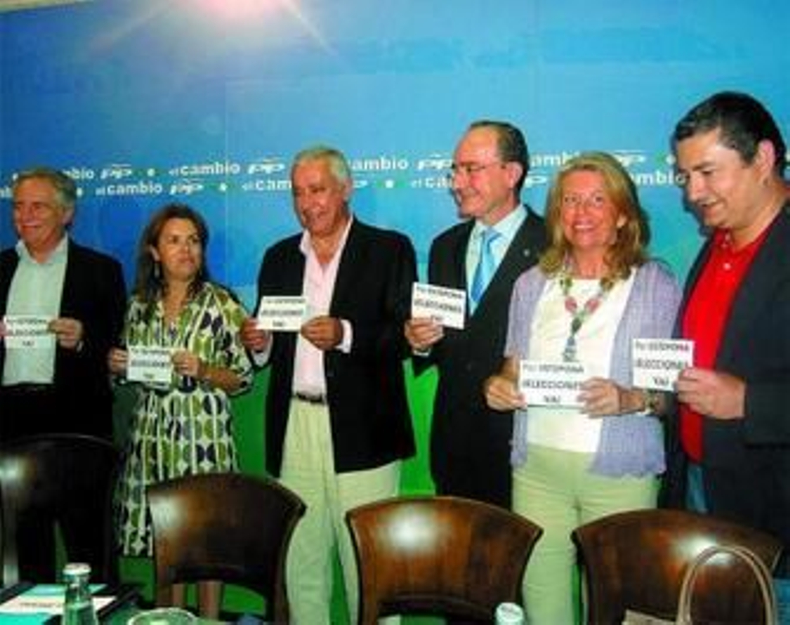 Ramírez, Sáenz, Arenas, De la Torre, Muñoz y Sanz, ayer en la rueda de prensa del PP en Estepona.