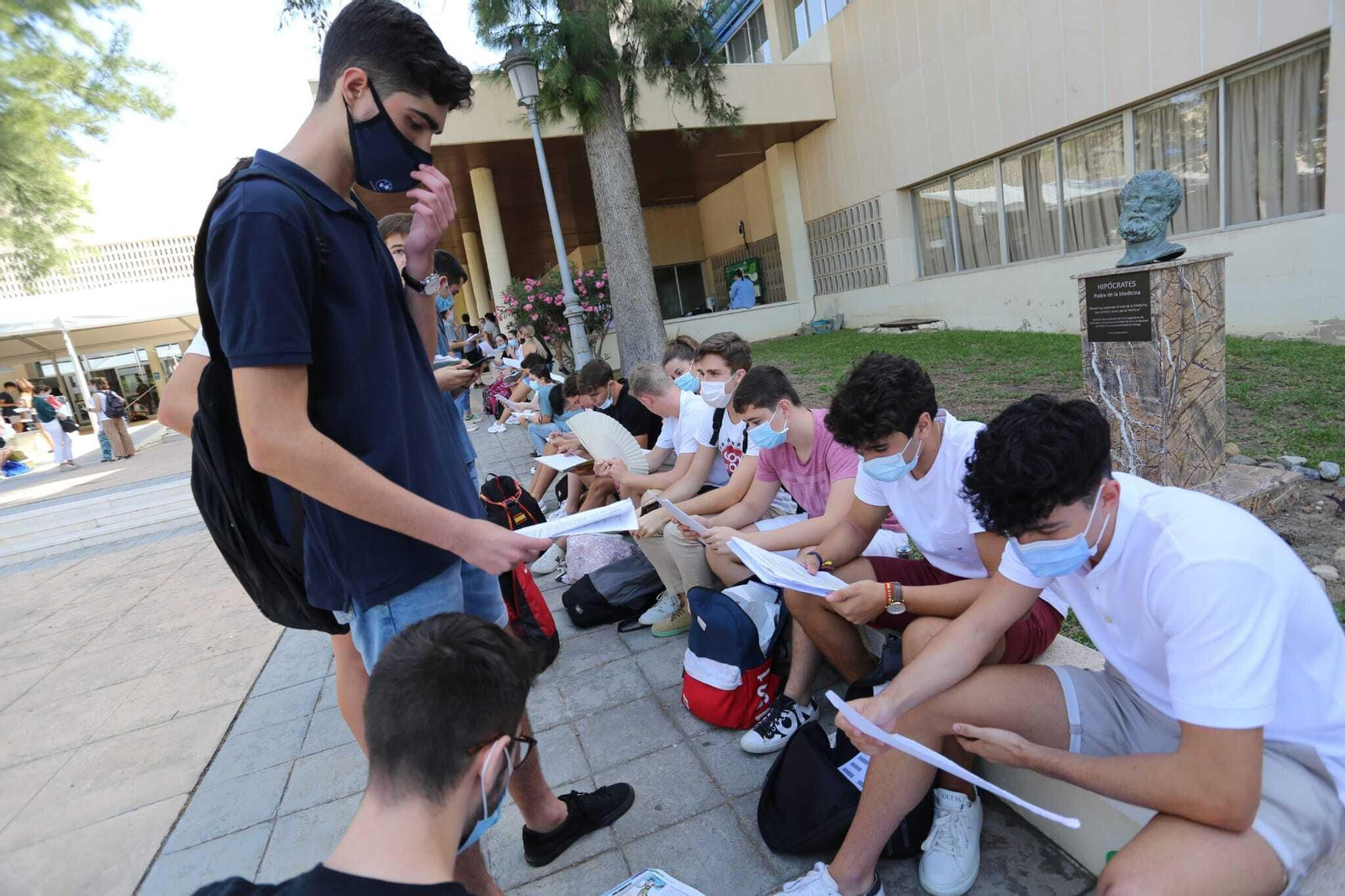 Arranca la Selectividad del coronavirus y las mascarillas en Málaga, en fotos