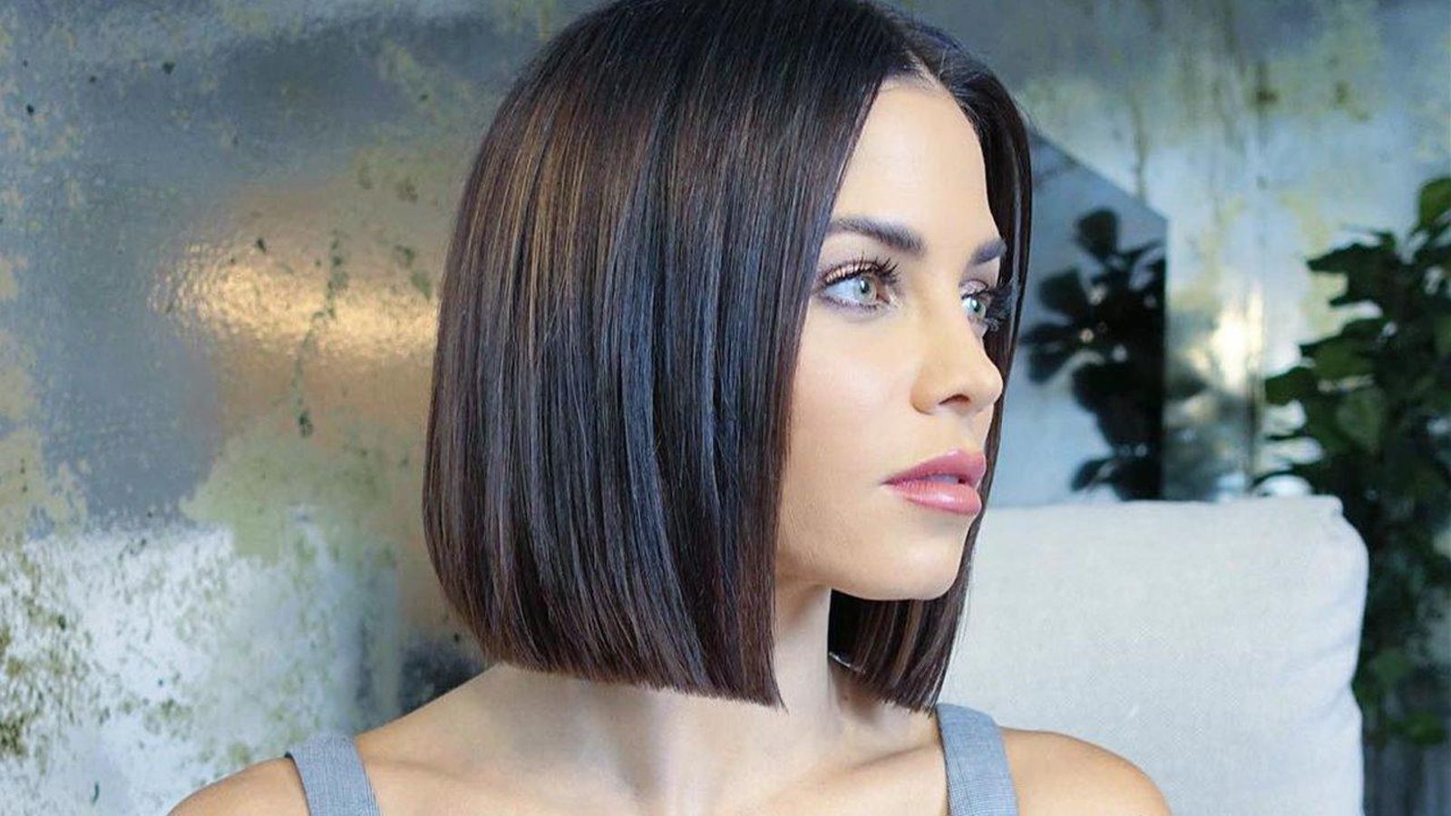 El corte bob tradicional realza los pómulos.