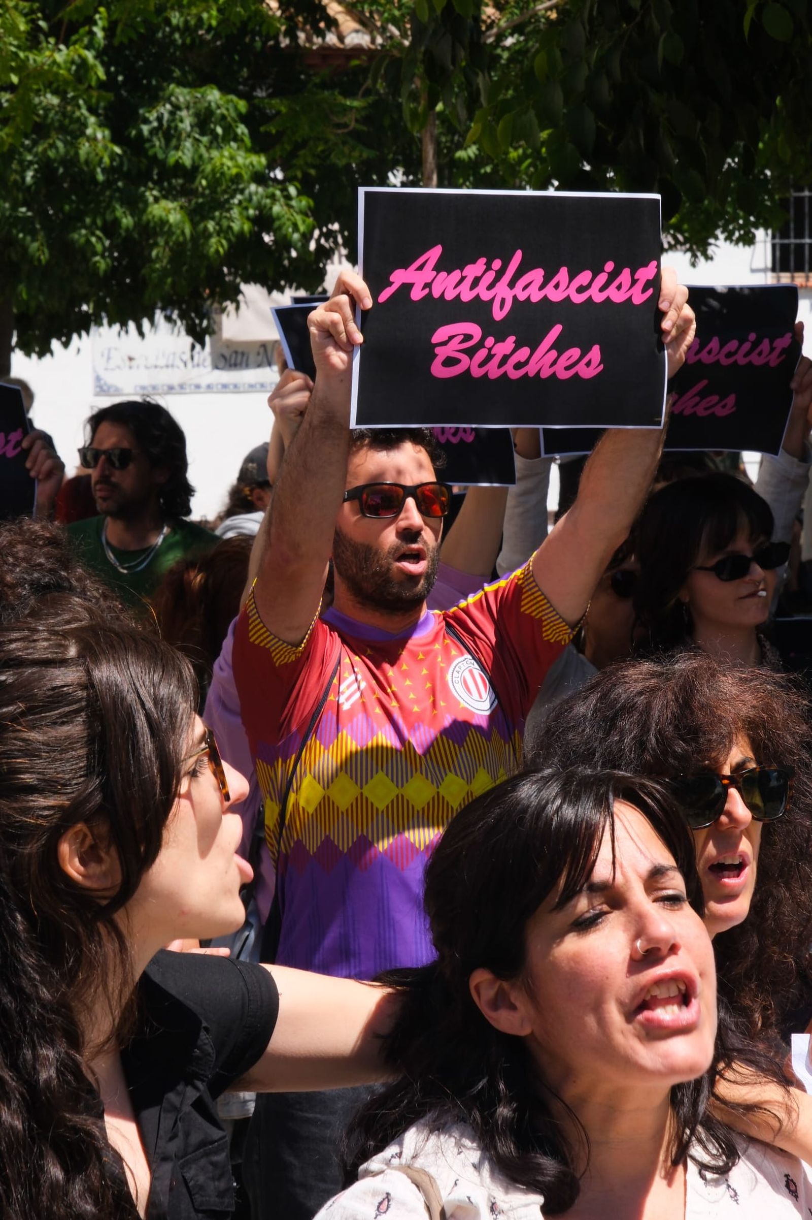 Indignación en Granada: las imágenes de la protesta tras la paliza ...