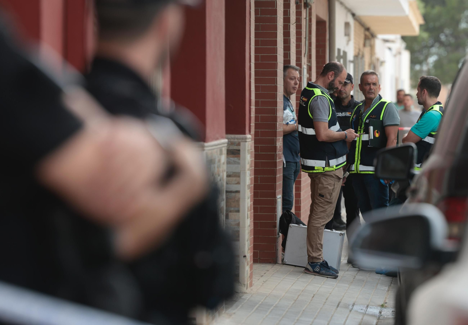 Agentes trabajan en la zona del suceso en Valdezorras.