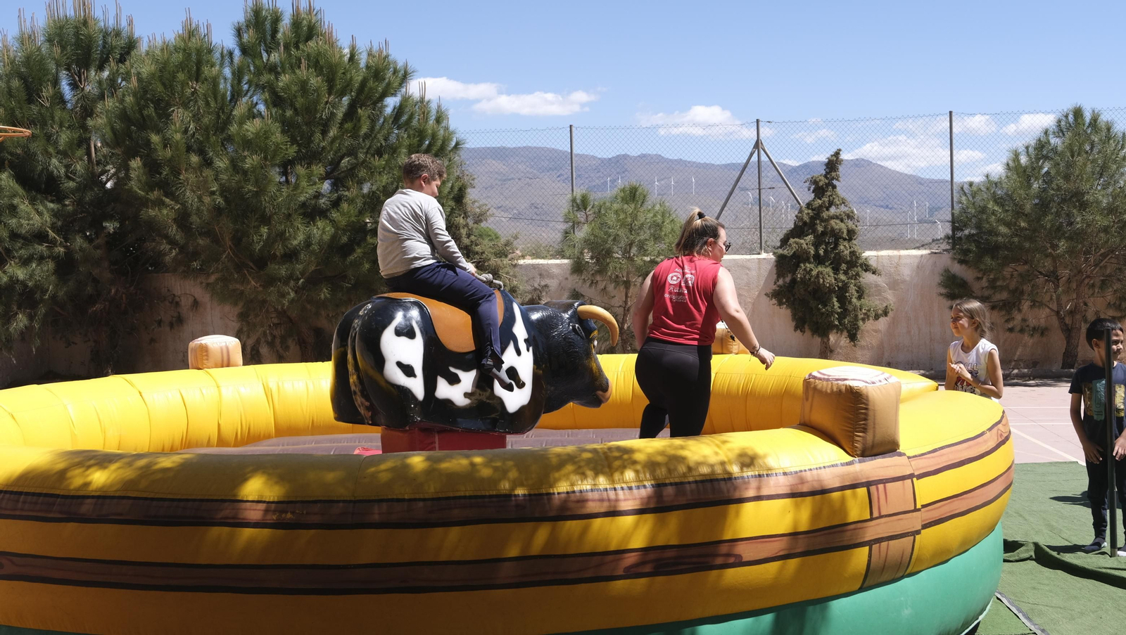 Imágenes de los juegos infantiles en las Fiestas de Abla