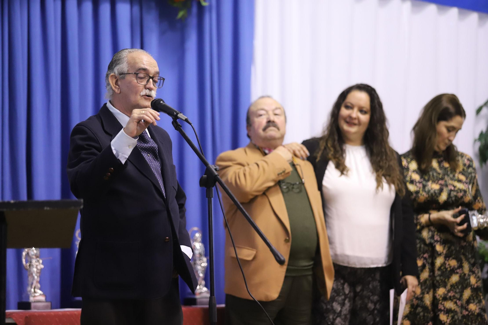Imágenes de la convivencia con los antiguos vecinos de San Sebastián y la entrega a homenajeados con recuerdos del acto.