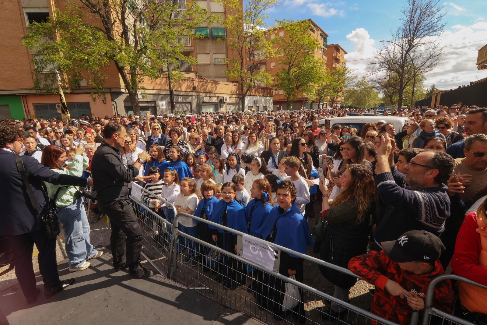 Así vivió Granada la salida de la Hermandad de los Salesianos 2025