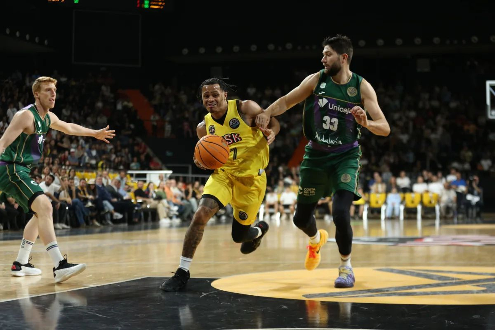 El Mersin-Unicaja, en fotos