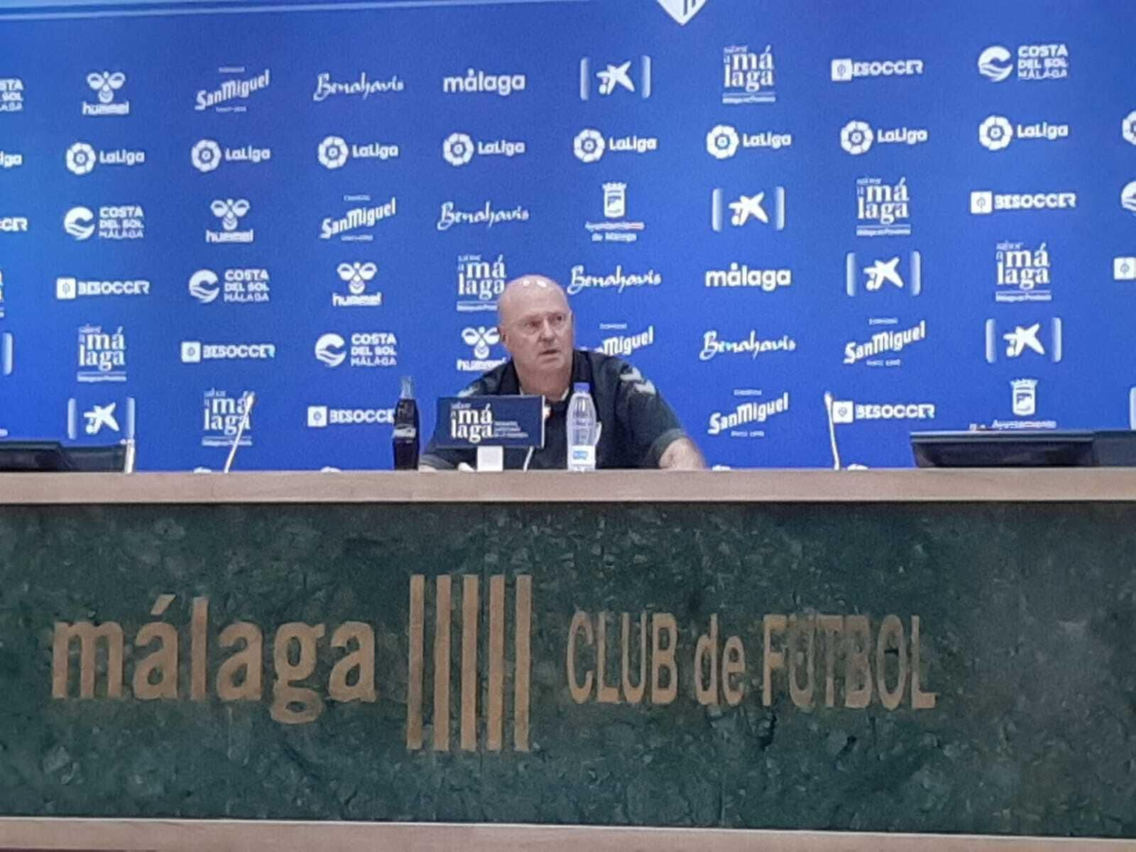 Pepe Mel durante la comparecencia.