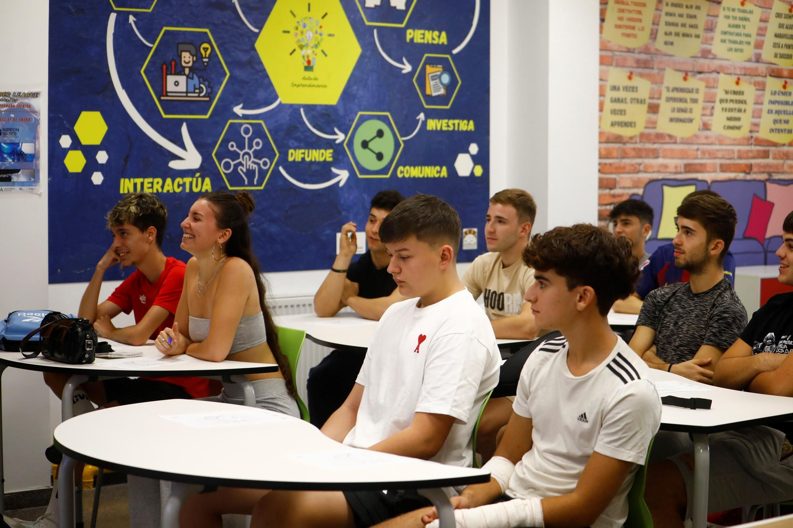 La vuelta a clase en los institutos de Córdoba, en imágenes