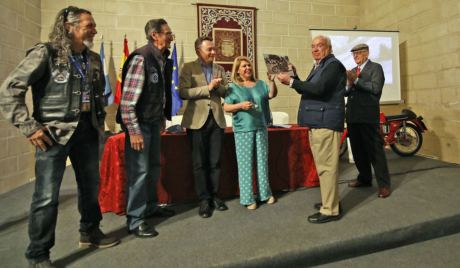 Imágenes de la ' Exposición de Motos Clásicas' en los Claustros
