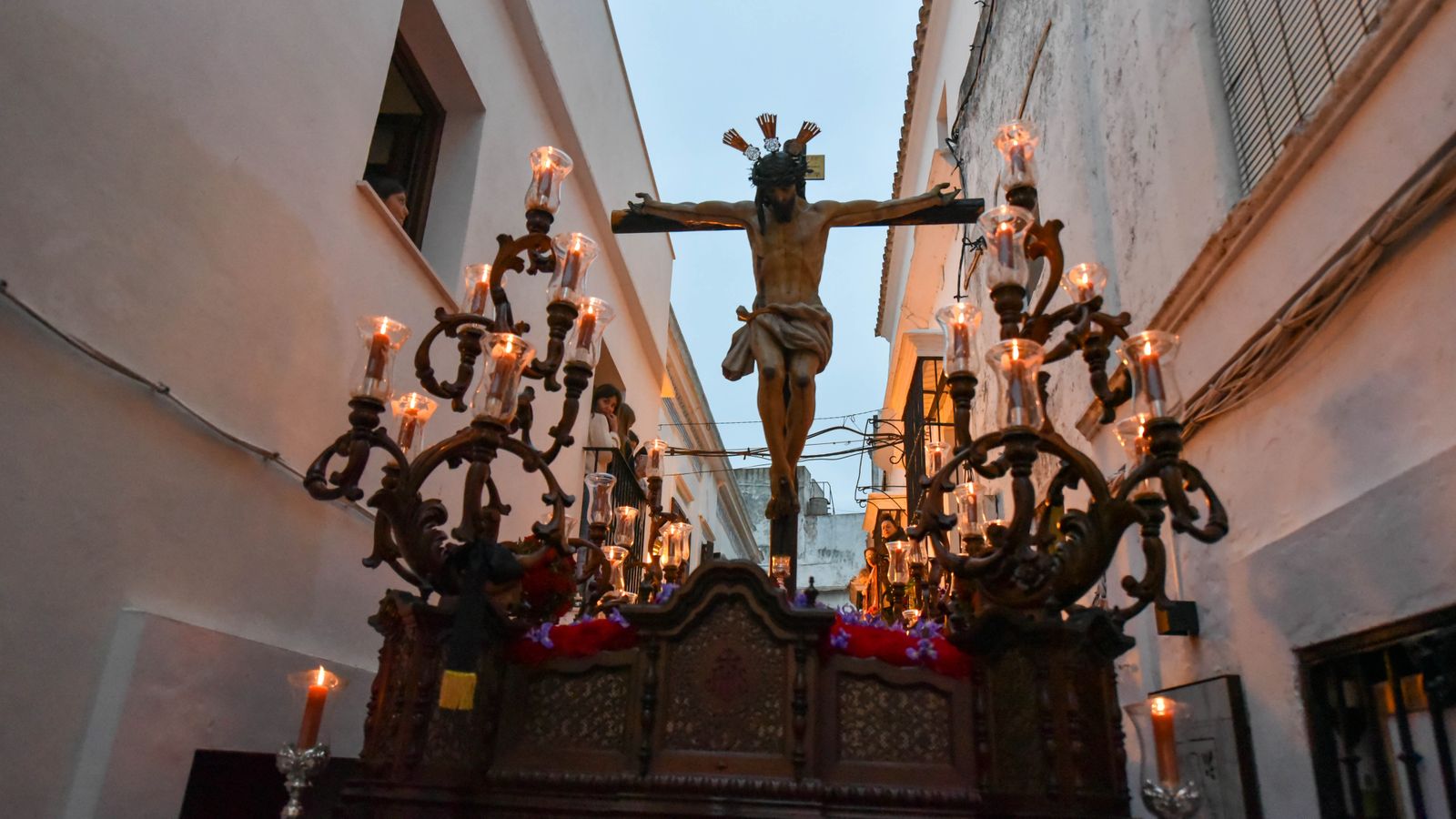Fotos del Martes Santos en Tarifa: Santisimo Cristo de la Salud y Nuestra Señora de los Dolores