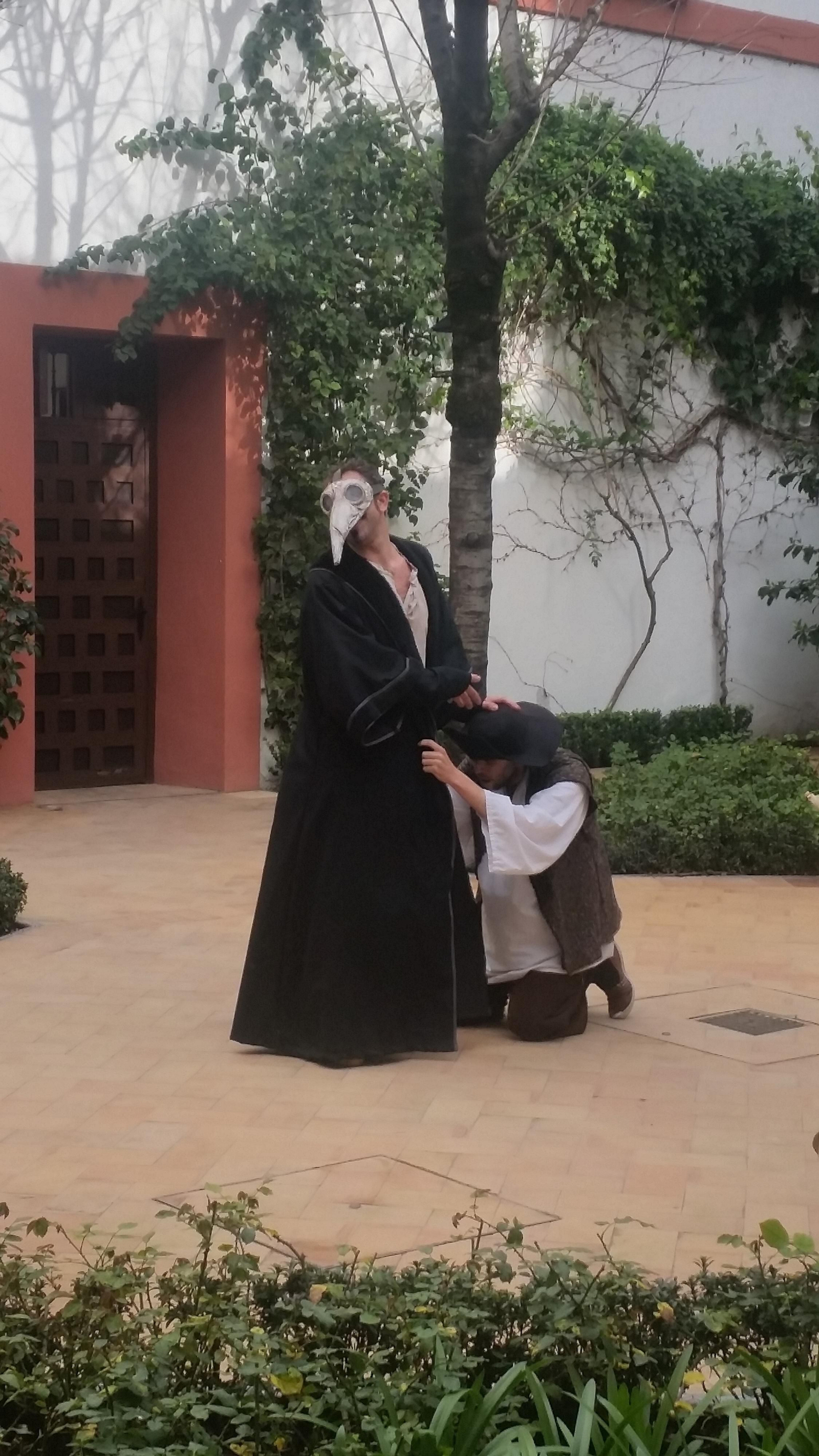 Un momento de la visita teatralizada en el Hospital de los Venerables.