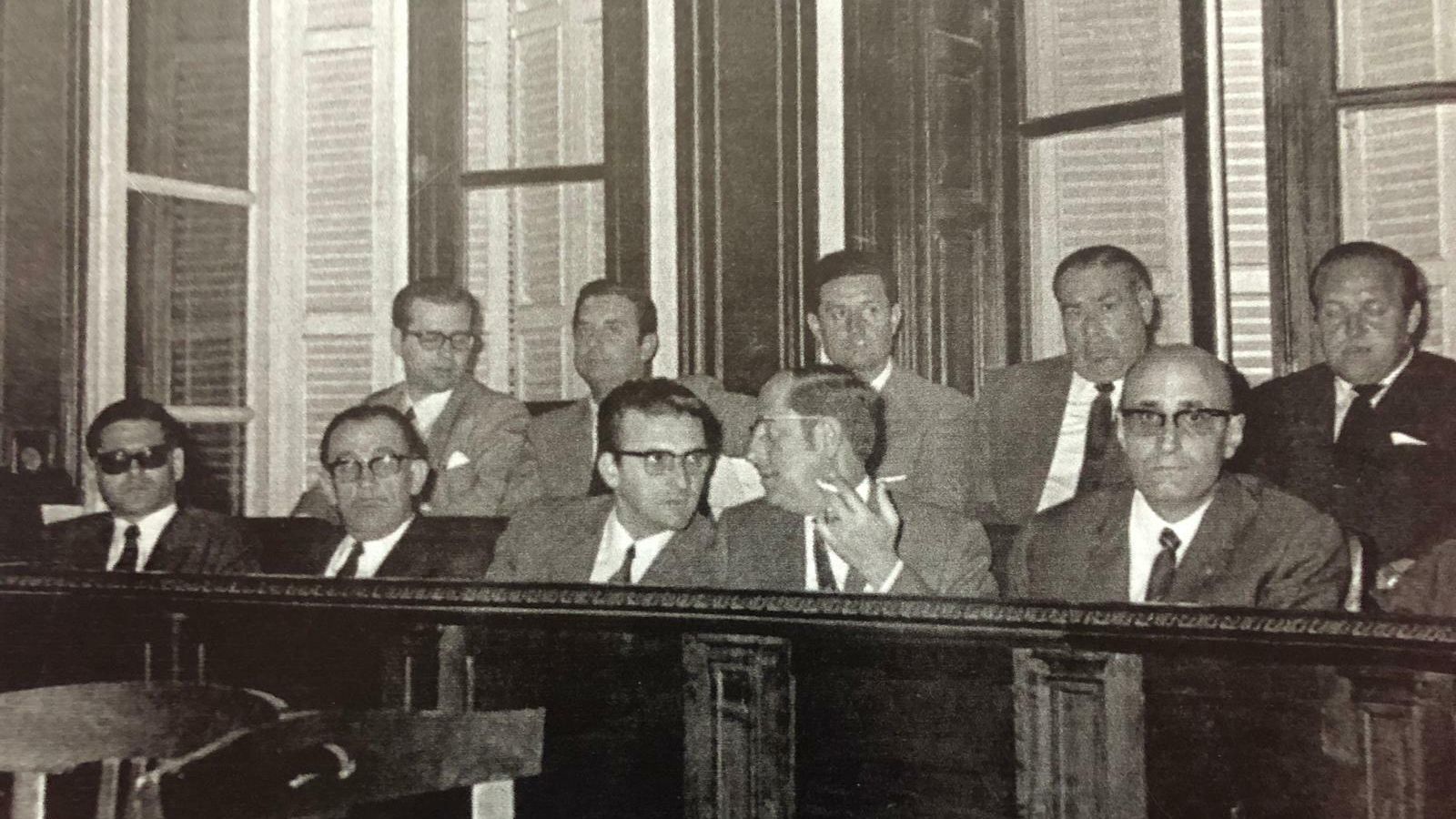 18 de abril de 1969. Imagen de la creación de la sección sindical (en tiempos del sindicato vertical ). En la fila de arriba, de izquierda a derecha, Santiago Gutiérrez Anaya, hermanos Aguado y José Failde, entre otros. En la fila de abajo, entre otros José Luis Baena y Rafael del Olmo Gavilán,