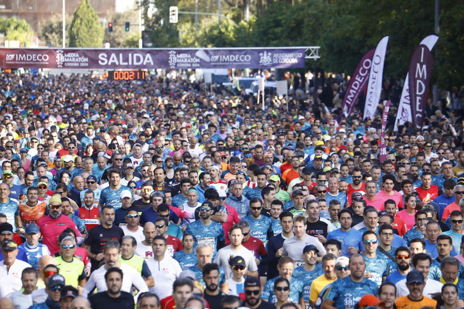 Las mejores fotos de la salida de la Media Maratón de Córdoba 2024