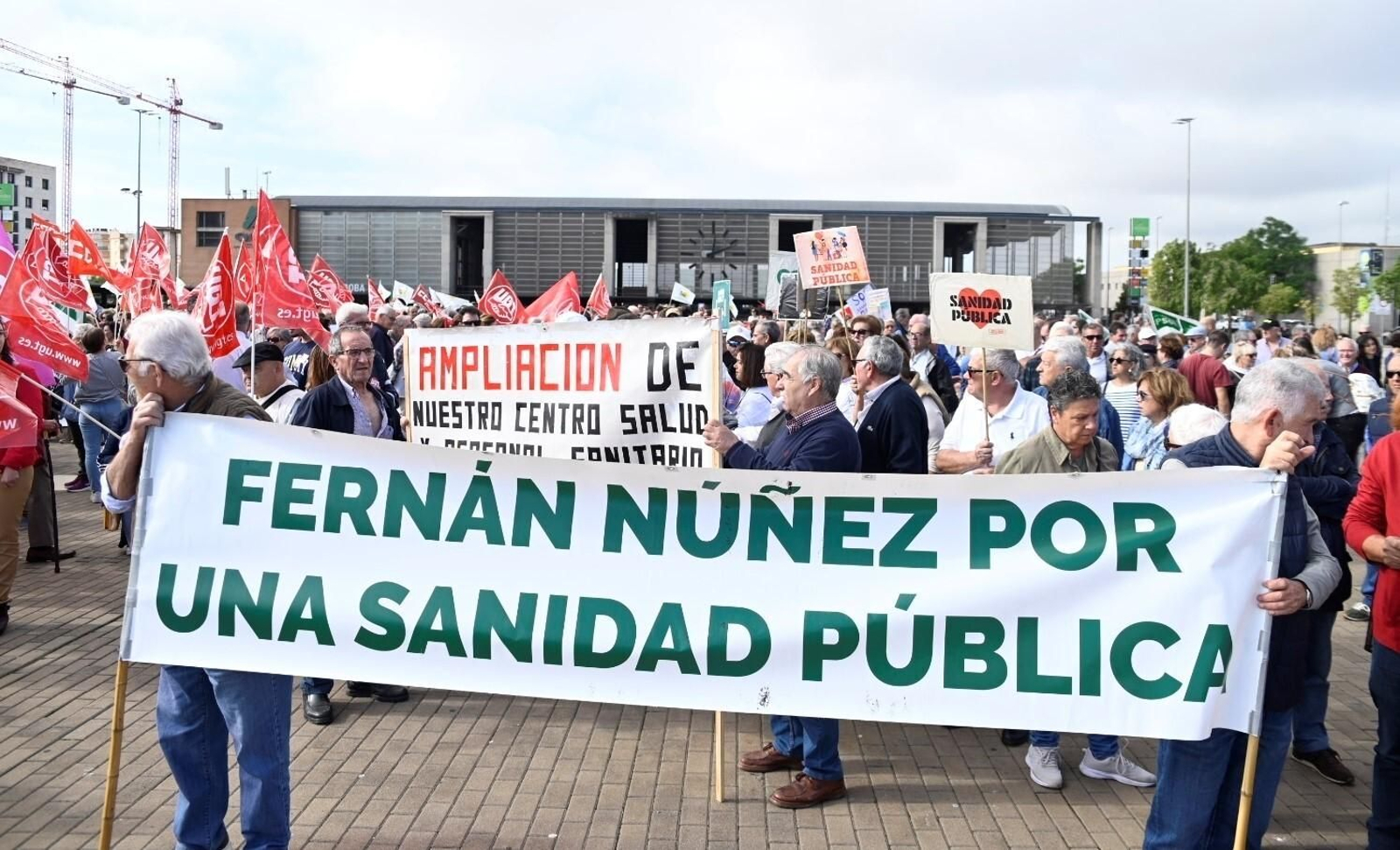 La manifestación en defensa de la sanidad pública en Córdoba, en imágenes