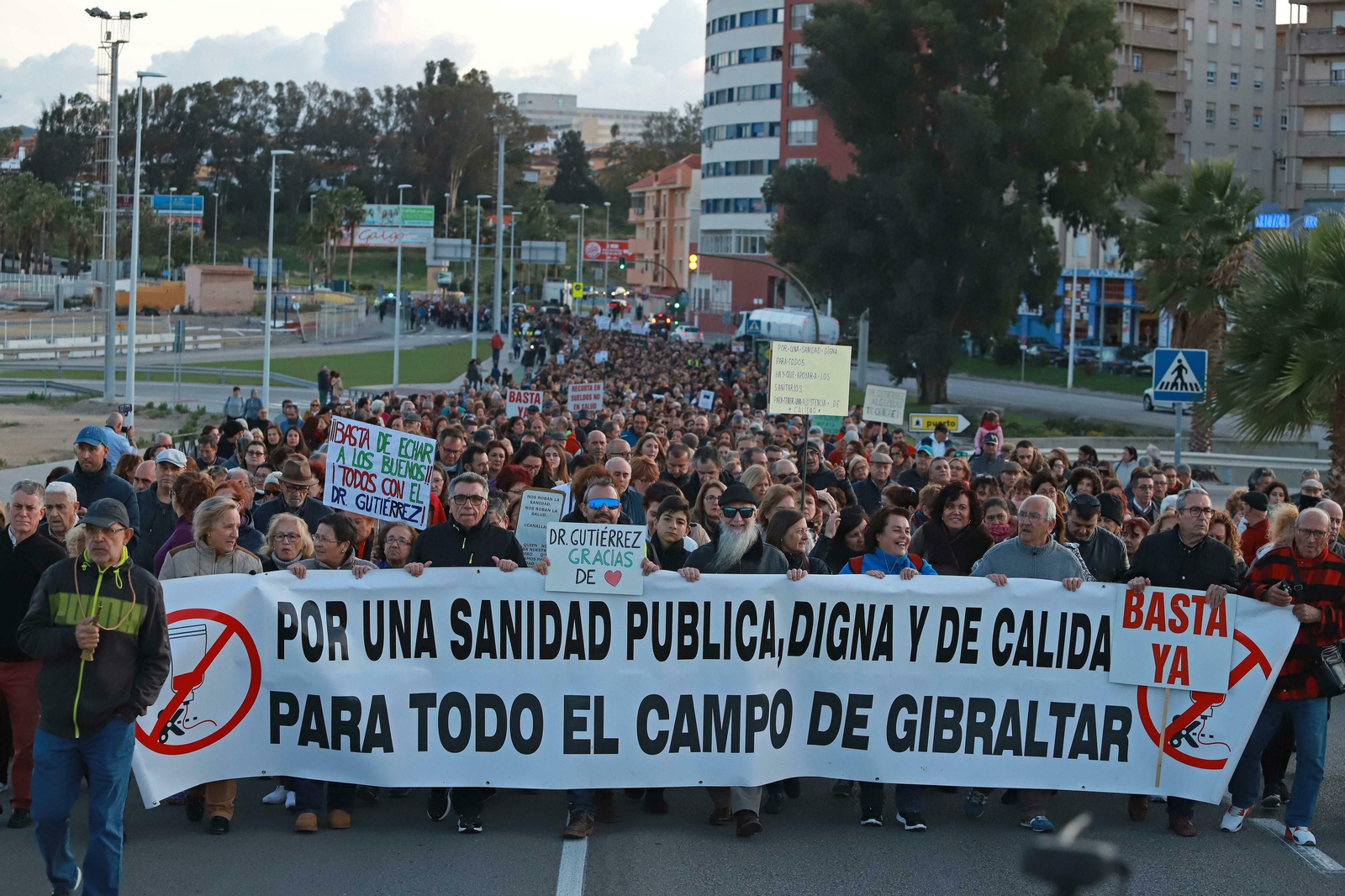 La cabecera de la manifestación por la Sanidad Pública.