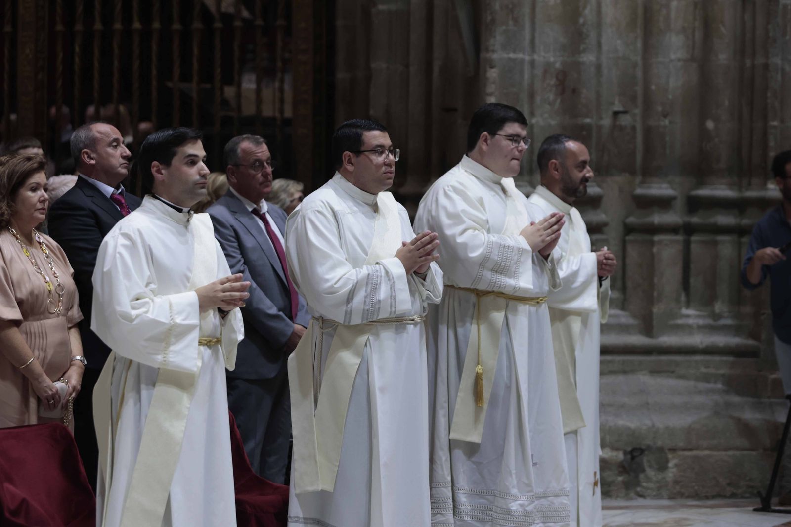 La ceremonia de ordenación conjunta de diáconos y sacerdotes en imágenes