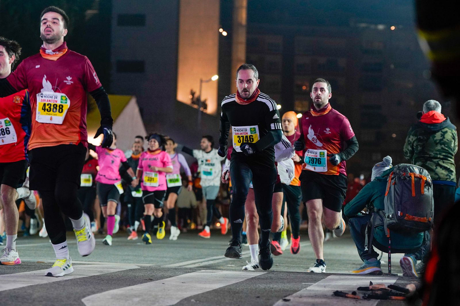 En imágenes: búscate en tu llegada a meta de la Carrera de San Antón 2026 (13)