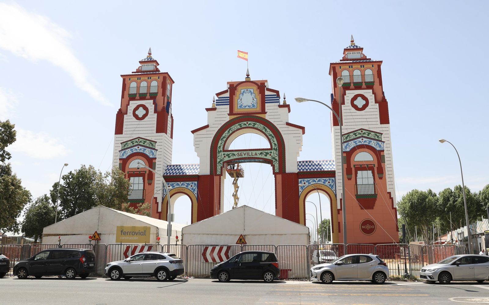 Montaje de la Feria tras el apagón