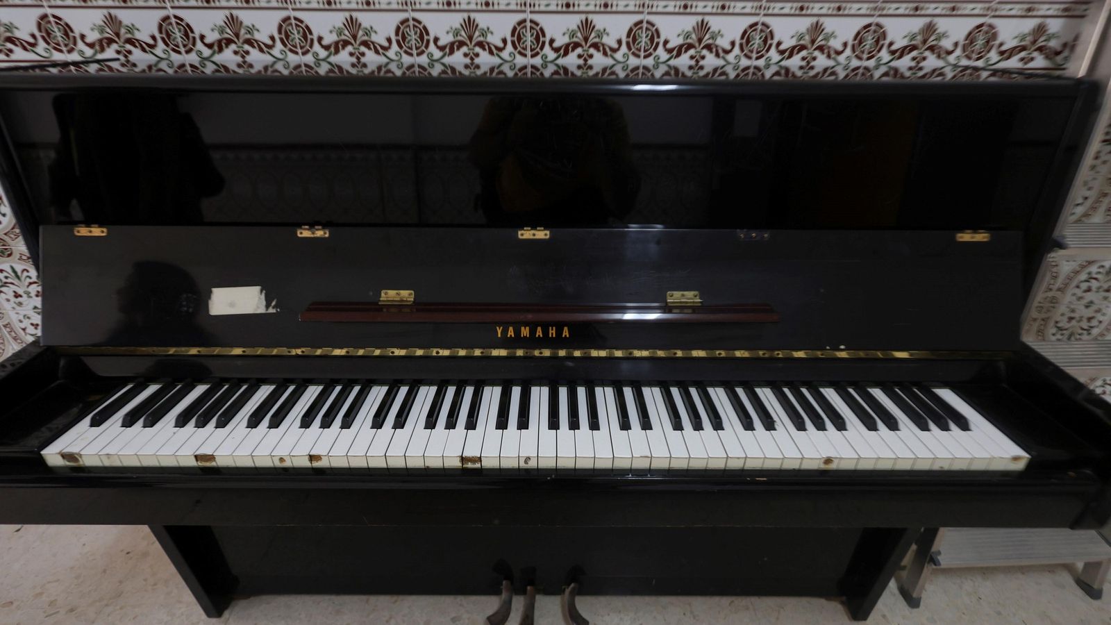 Un piano del Conservatorio Superior de Málaga con las teclas rotas. Un piano del Conservatorio Superior de Málaga con las teclas rotas.