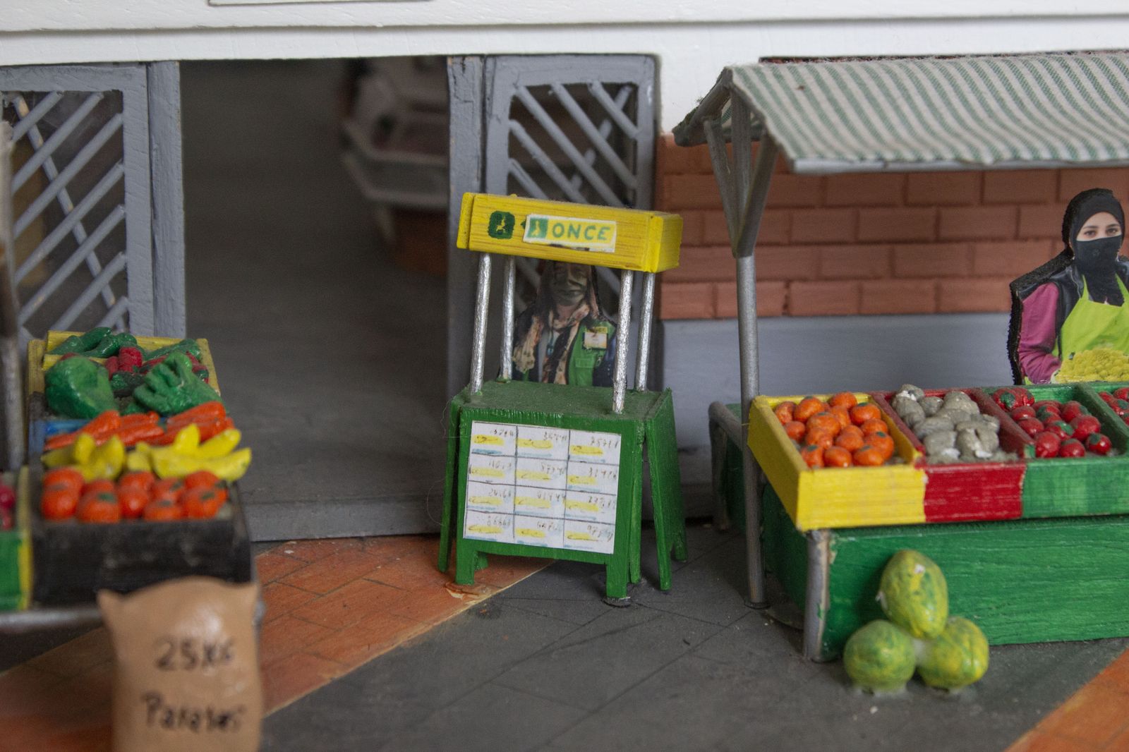 Fotos de la maqueta del Mercado Ingeniero Torroja expuesta en el Centro Documental José Luis Cano
