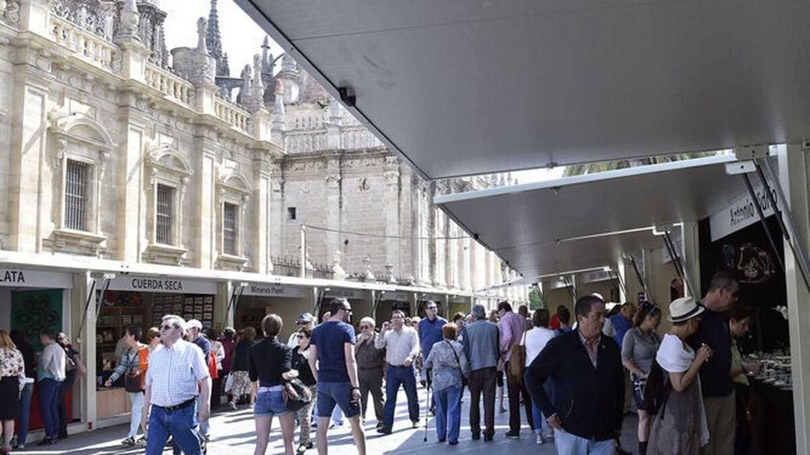 La Feria de Artesanía Hecho en Sevilla vuelve junto a la Catedral