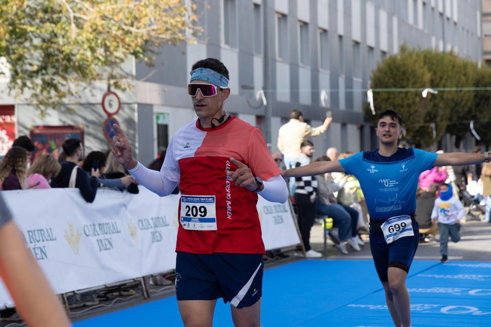 En imágenes: multitudinaria e histórica XXIX Media Maratón 'Ciudad de Jaén' y 10k en memoria de Paco Manzaneda