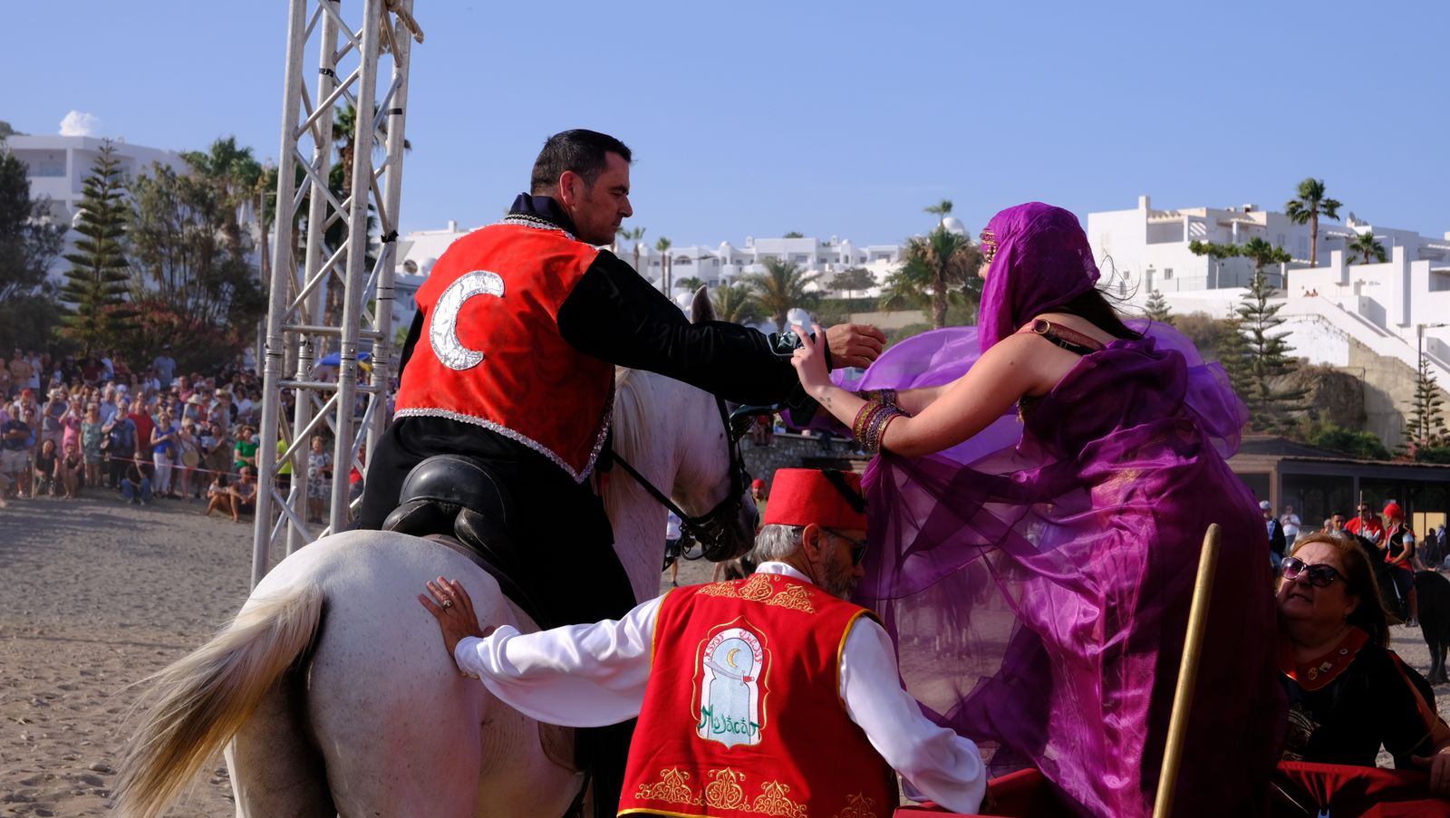 Moros y Cristianos de Mojácar en la Playa del Lance, en imágenes
