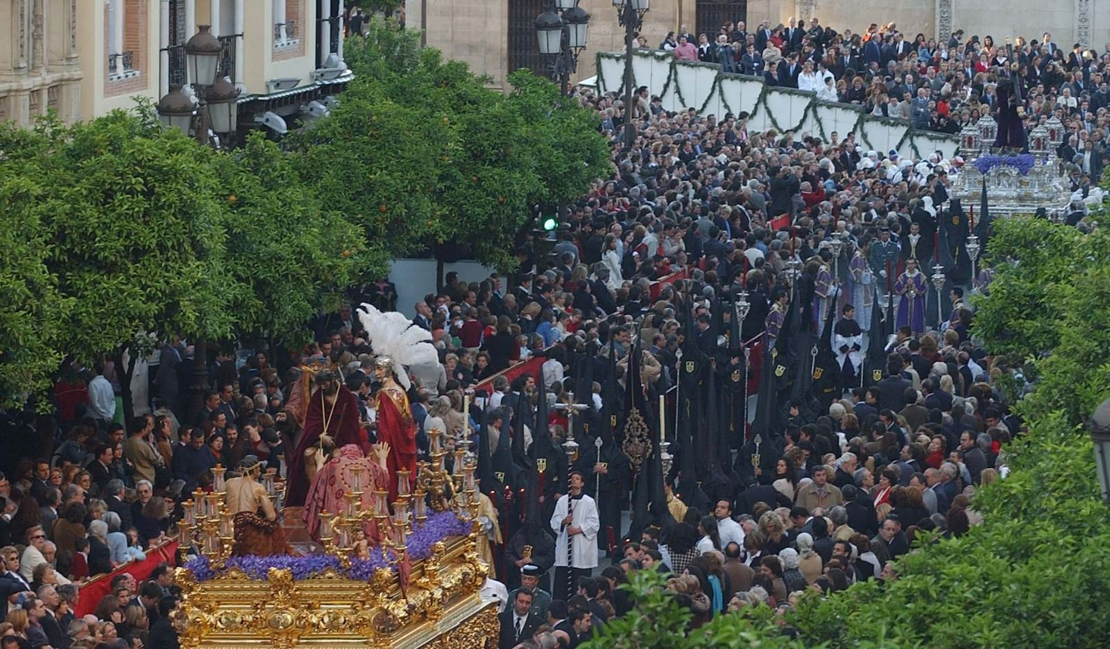 Las mejores imágenes del Santo Entierro Grande de 2004