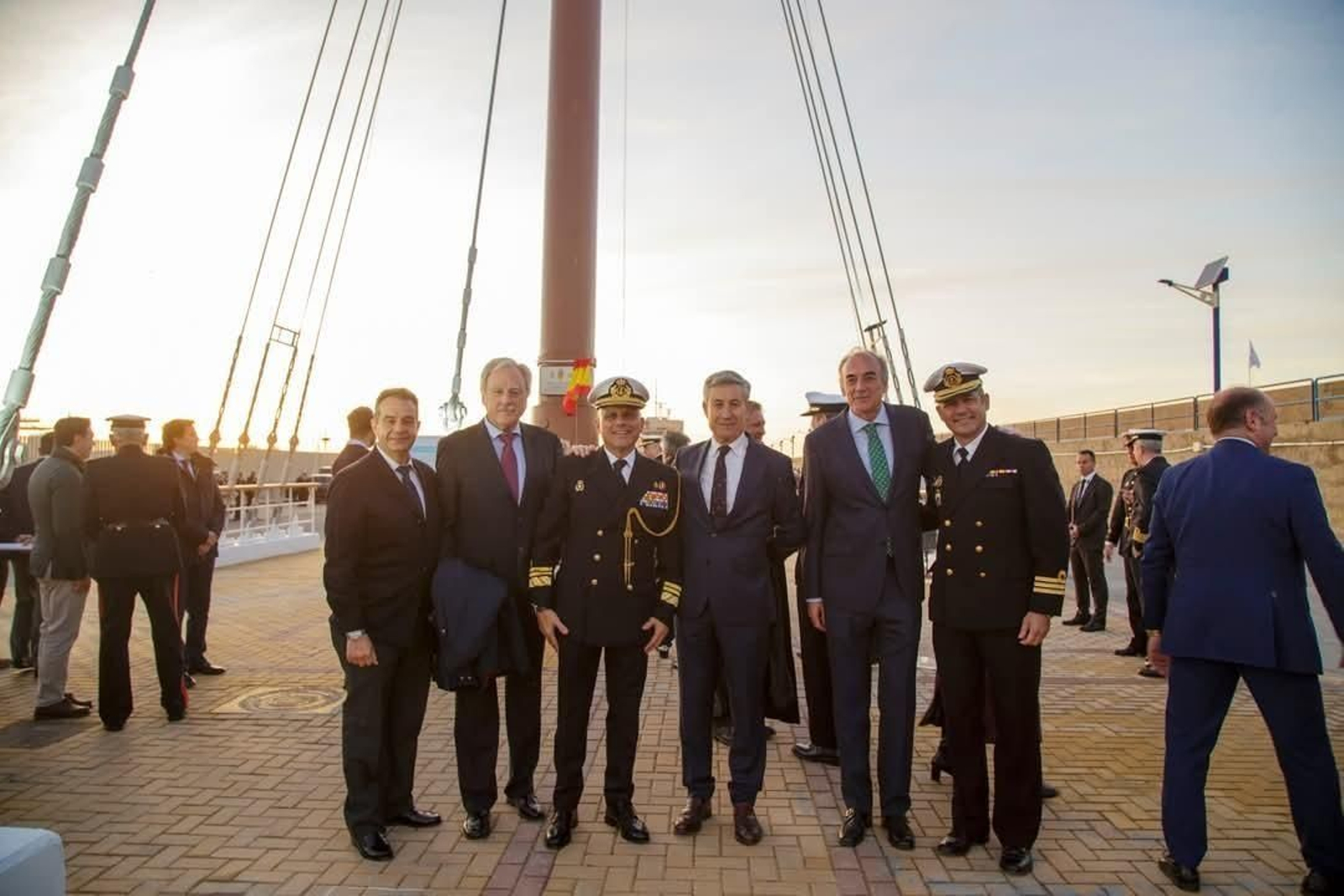 Julio Terrón, el almirante Iñaki Paz, Juan Manuel Pérez Dorao, Juan José Félix Nieto y el capitán de fragata Luis Vázquez.