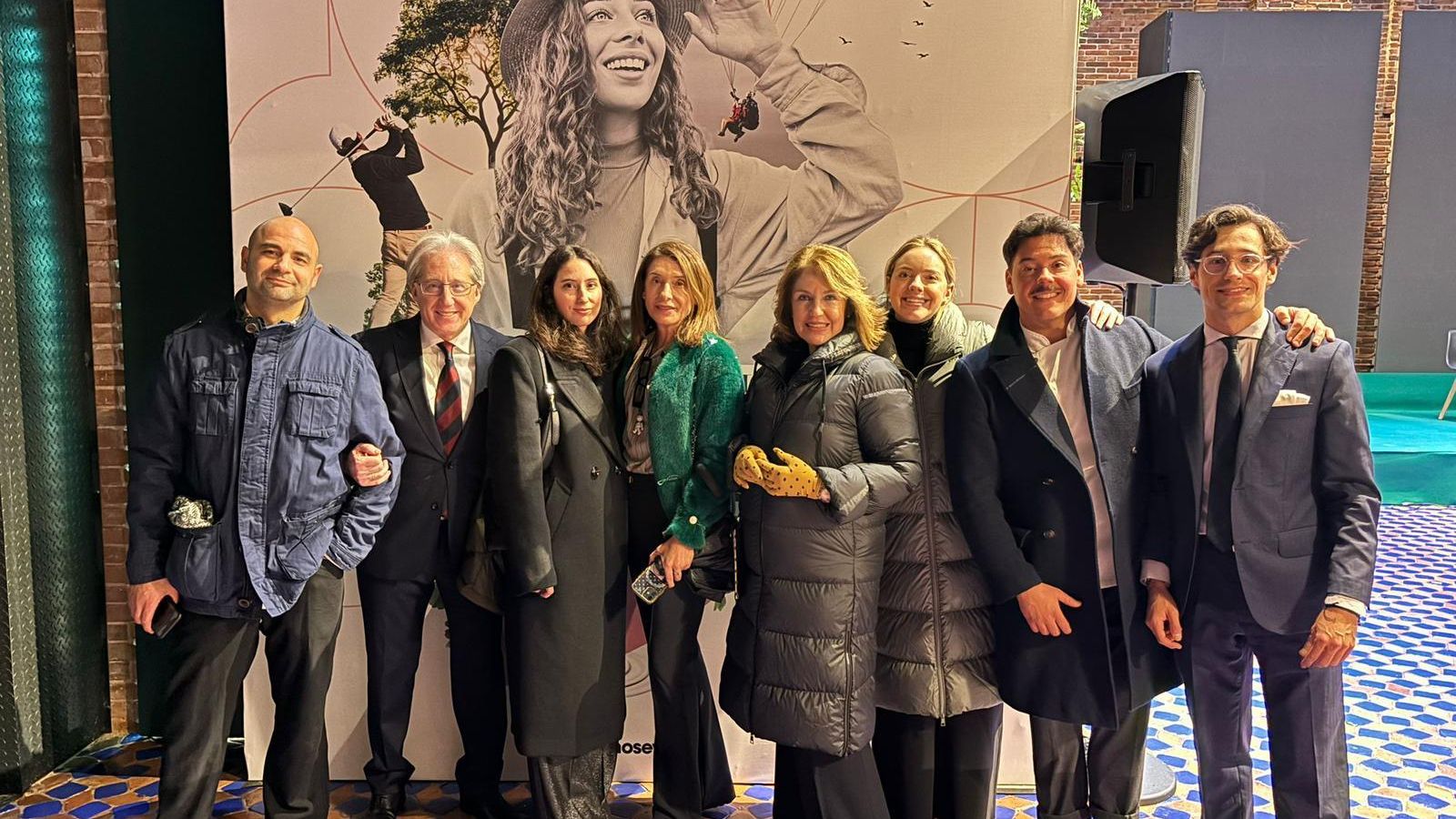 La familia Robles en la entrada de Green Patio