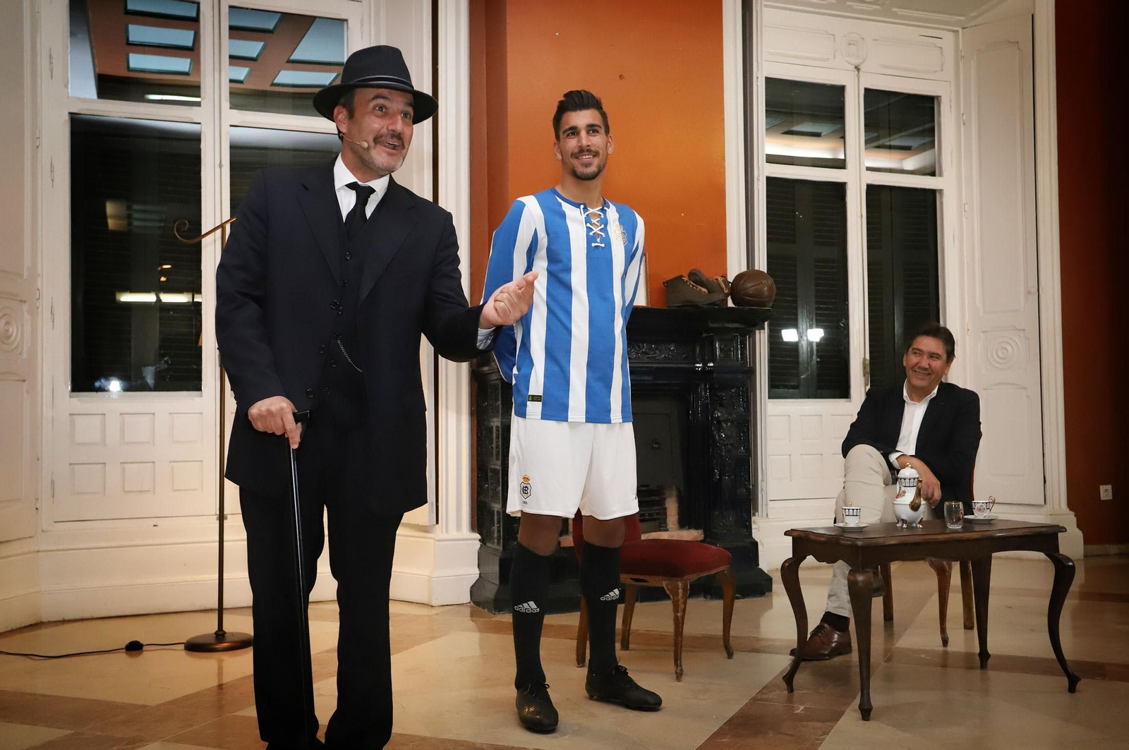 Imágenes de la camiseta del 130 aniversario del Recreativo de Huelva