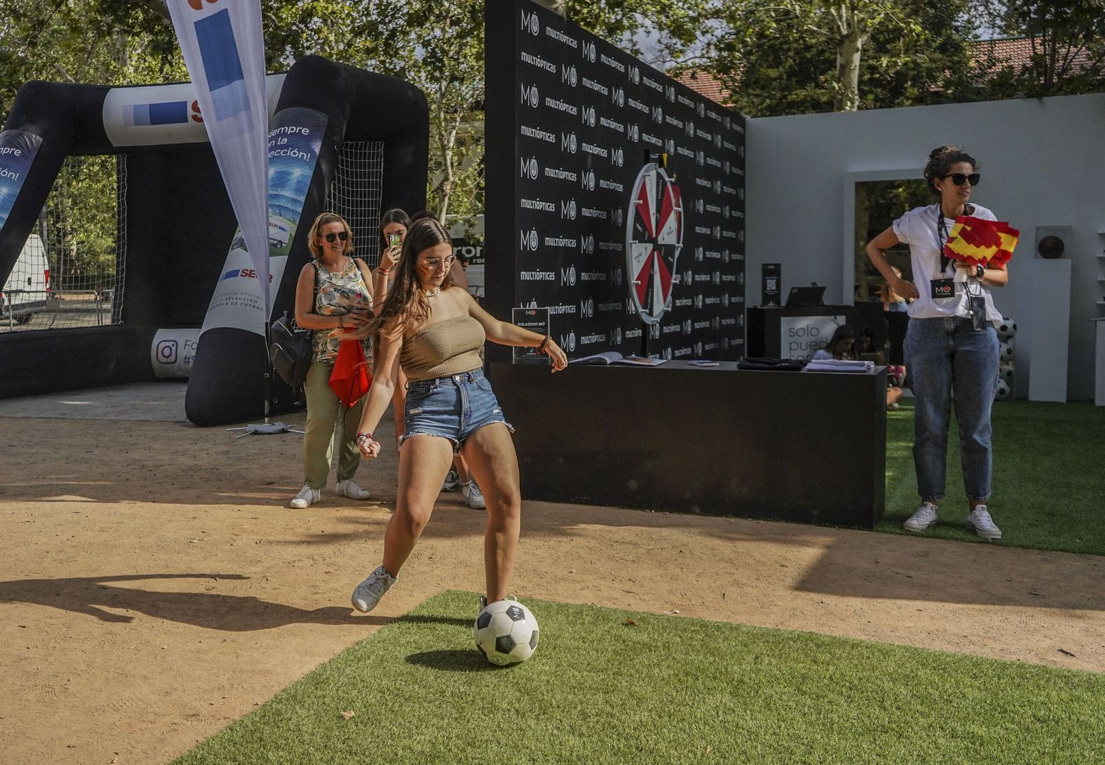 Granada disfruta con la Fan Zone de la Selección española