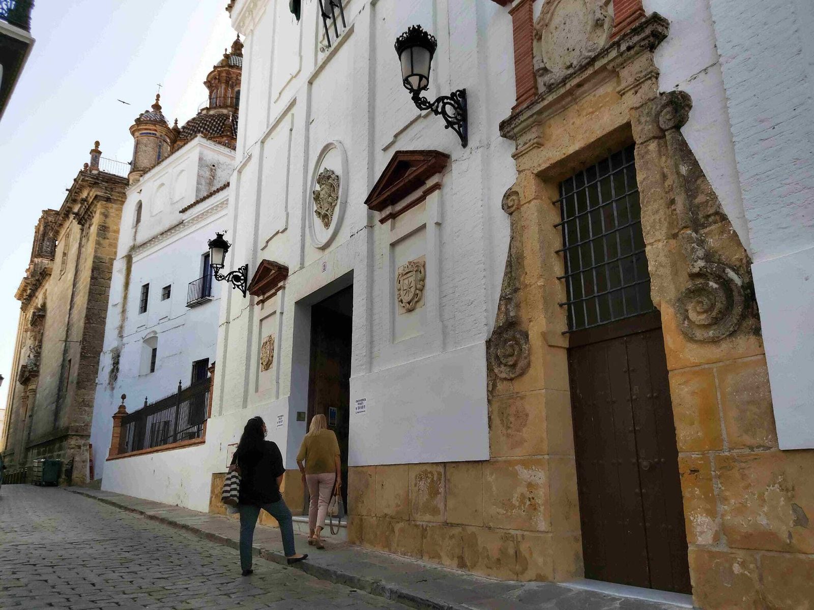 El Ayuntamiento de Carmona.
