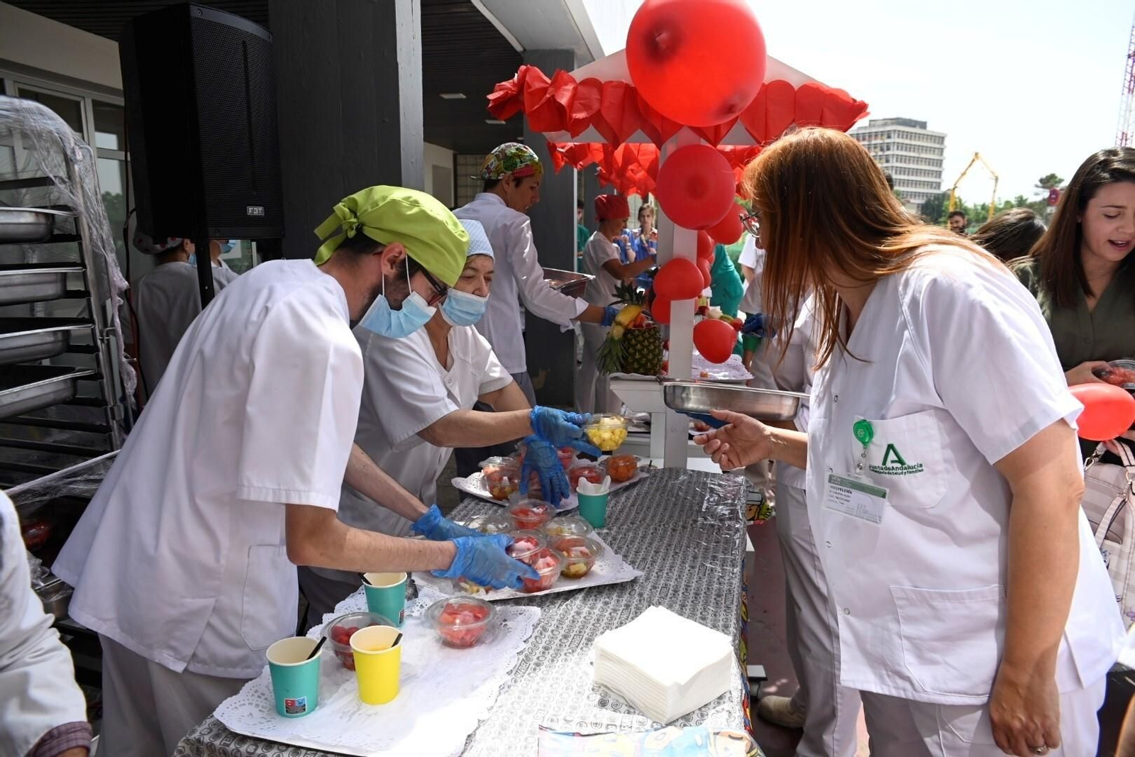 El Hospital Reina Sofía de Córdoba homenajea a los niños hospitalizados, en imágenes