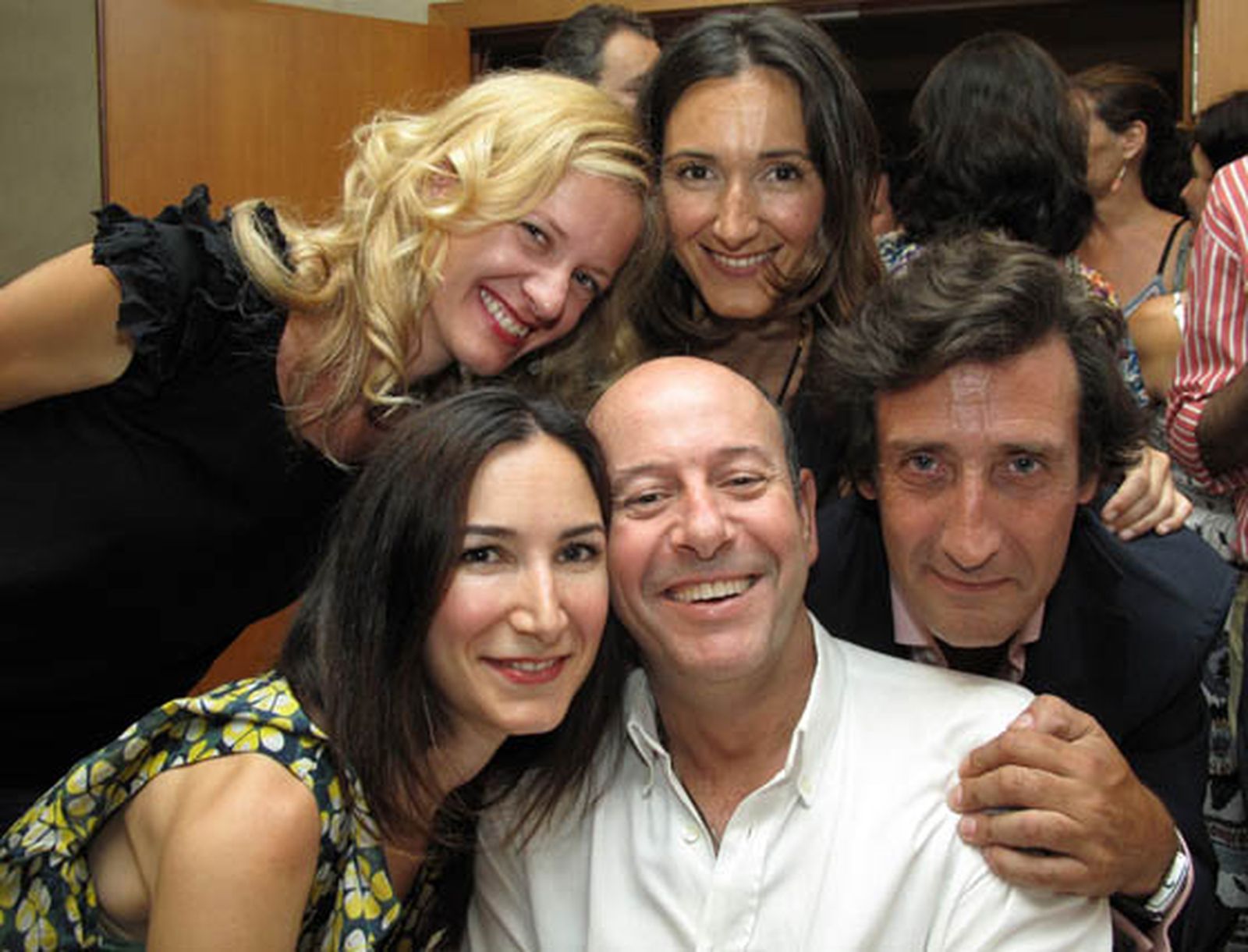 Quique Gutiérrez con las hermanas Pilar y Elena Marín, Katherine E. Stay y Emilio Moeckel.

Foto: Victoria Ramírez