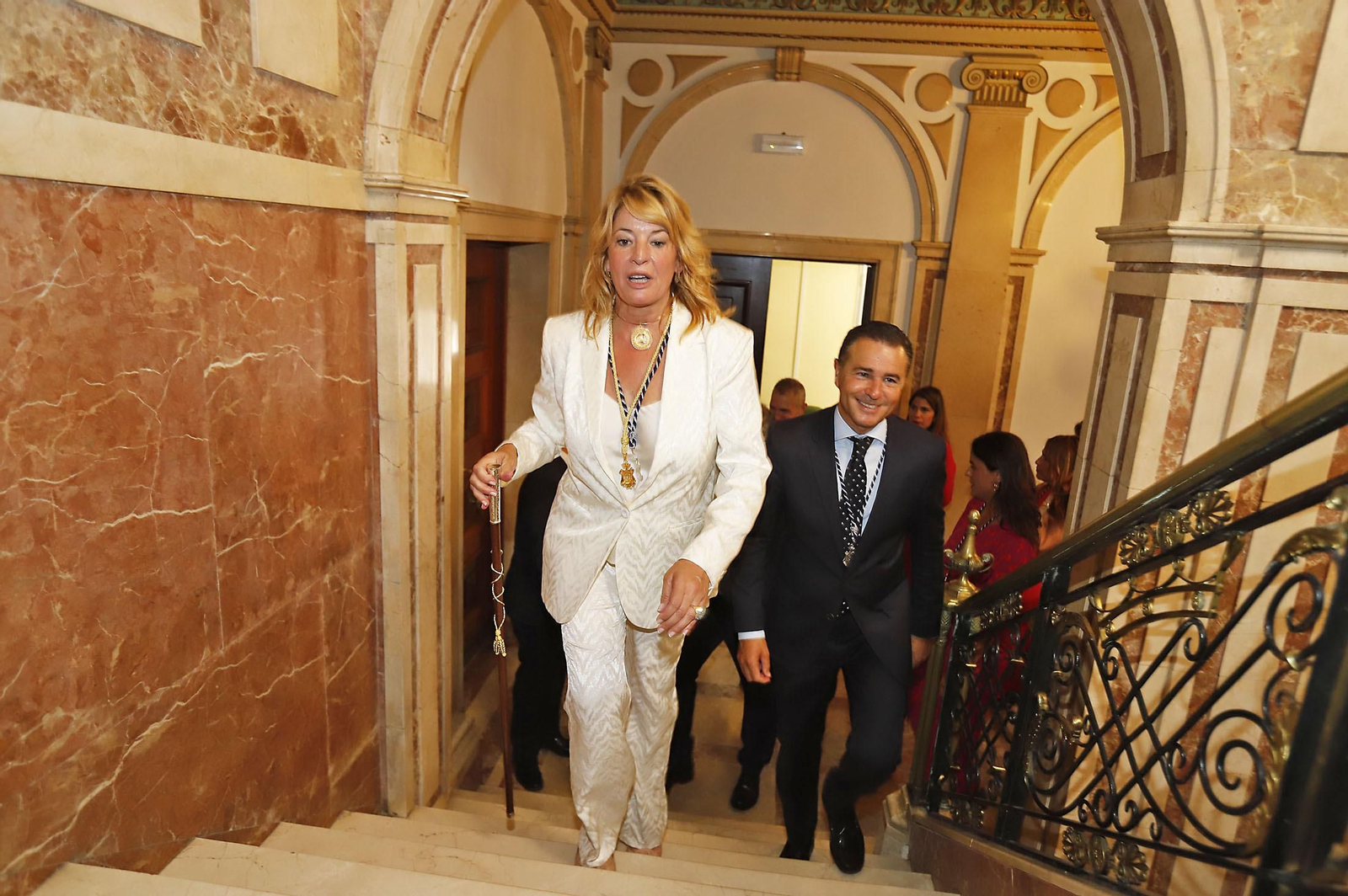 Imágenes de la toma de posesión de Pilar Miranda como alcaldesa de Huelva