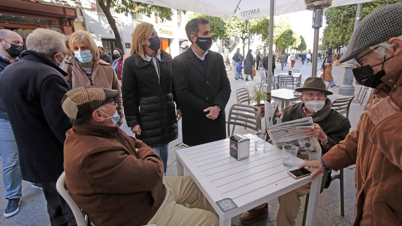Visita de Ana Beltran a la plaza de abastos de Jerez