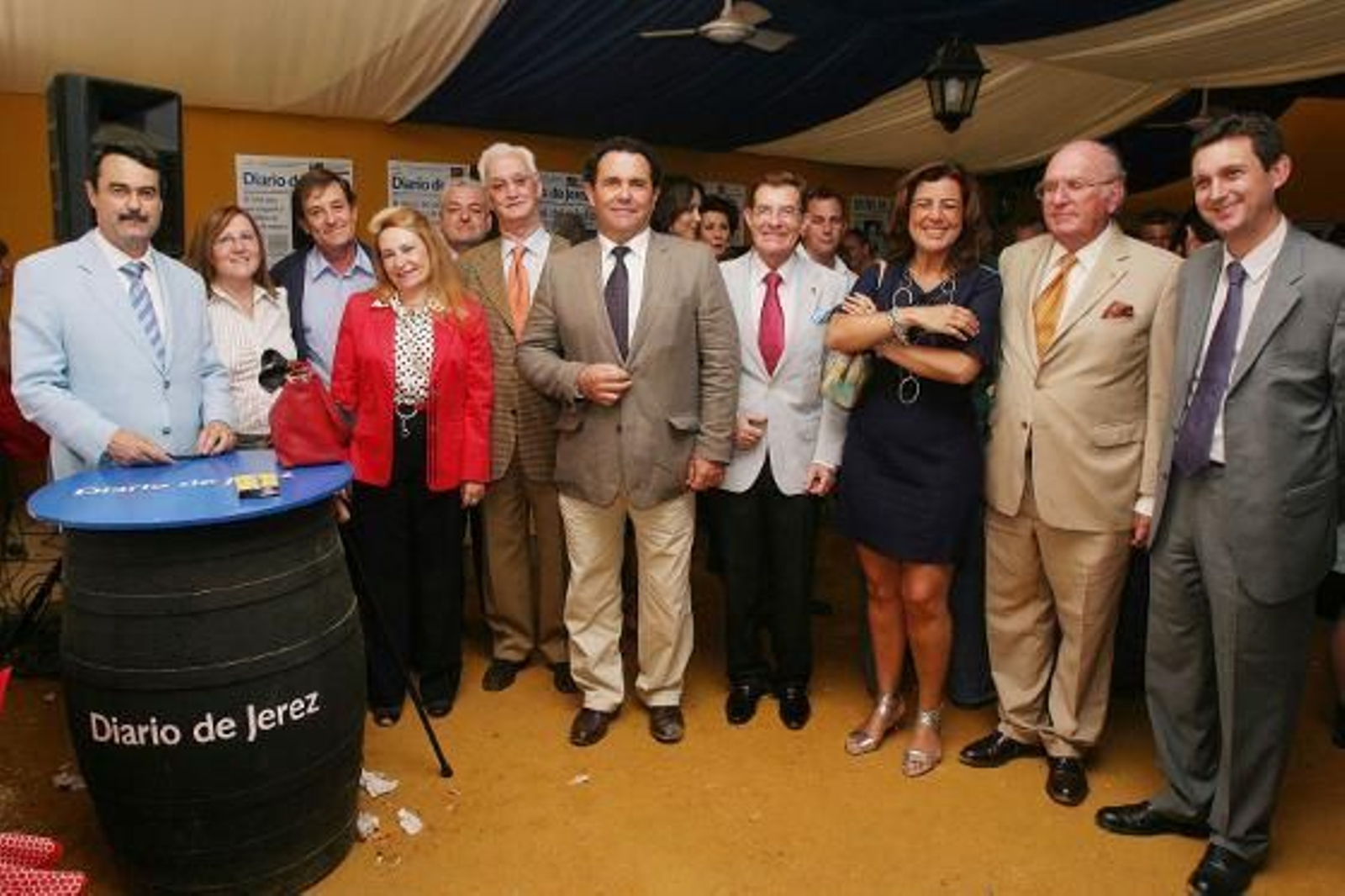 Juan Manuel García Bermúdez, delegado de Turismo, con Andrés Rey, concejal en Palma del Río, Esperanza Caro de la Banera, Rafael Castejón, Pedro Rodríguez, Regla y Pedro Moreu y Ramón Moreno, de la CEA, junto a Miguel Berraquero.

Foto: Vanesa Lobo