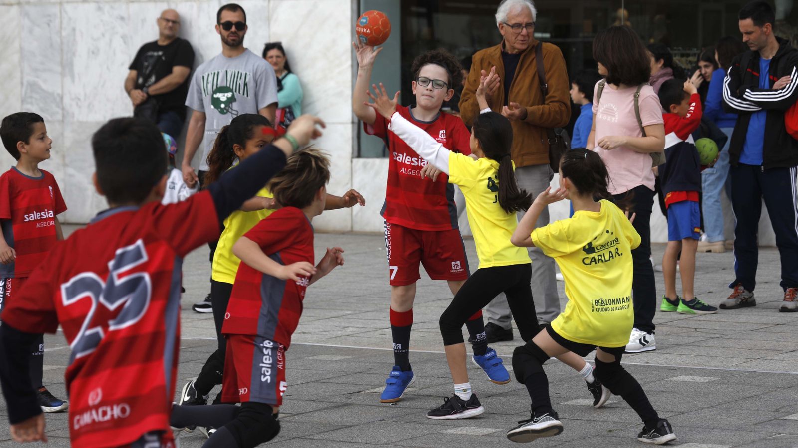 Las fotos de la jornada de balonmano calle
