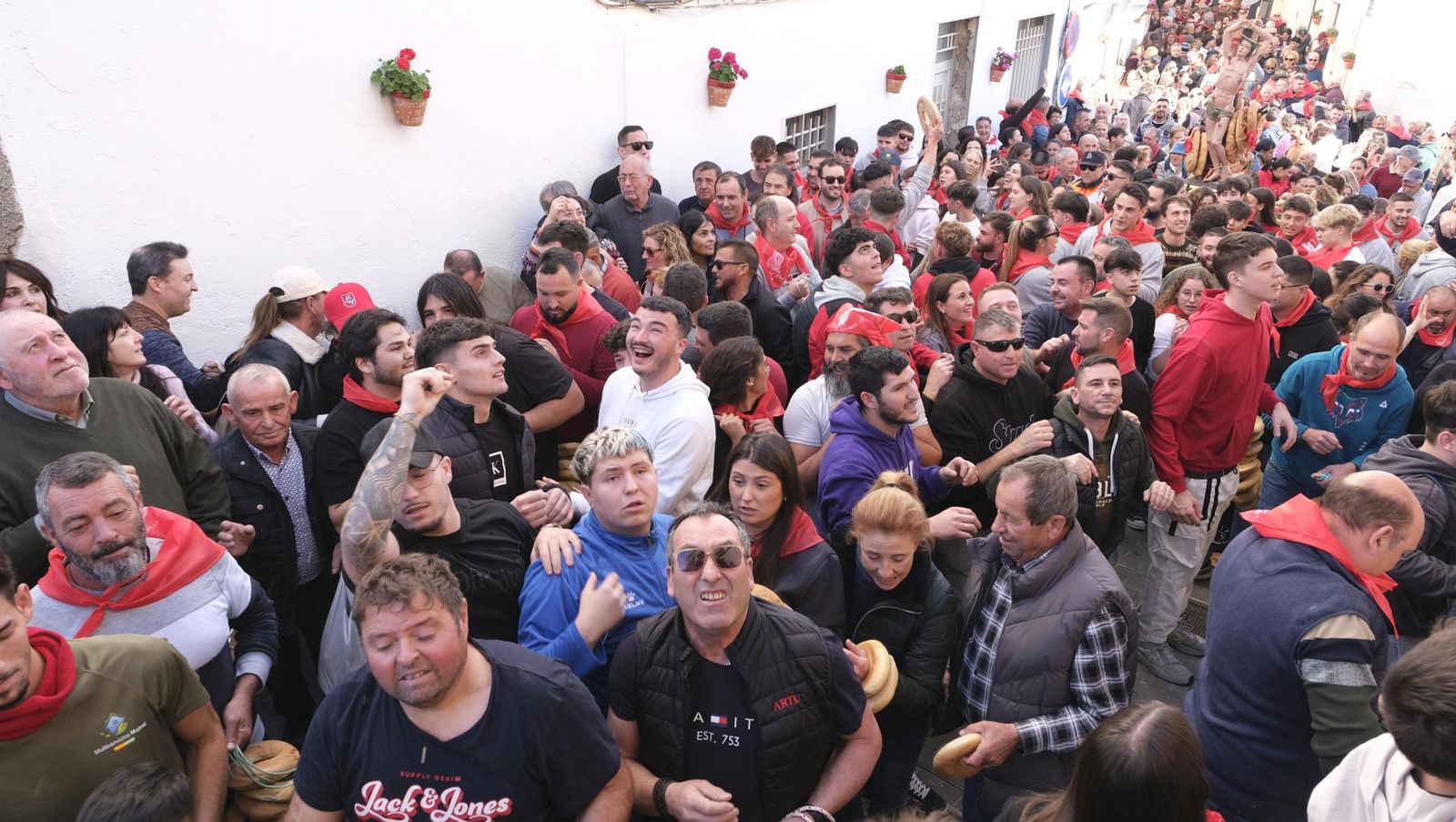 Procesión de San Sebastián y tirada de roscos en Lubrín, en imágenes