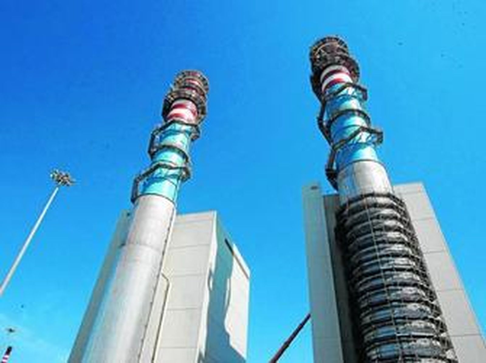 Vista de la central de ciclo combinado de E.On en Los Barrios.