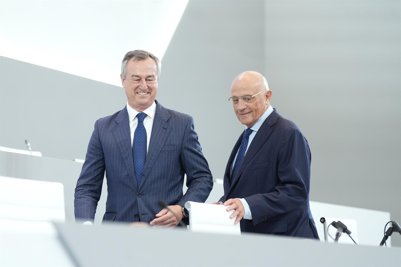 El CEO del Banco Sabadell, César González Bueno, y el presidente del Banco Sabadell, Josep Oliu.