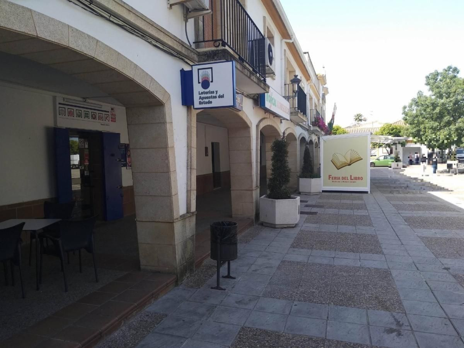 Imagen del despacho receptor de Loterías ubicado en la plaza de la Artesanía de Guadalcacín